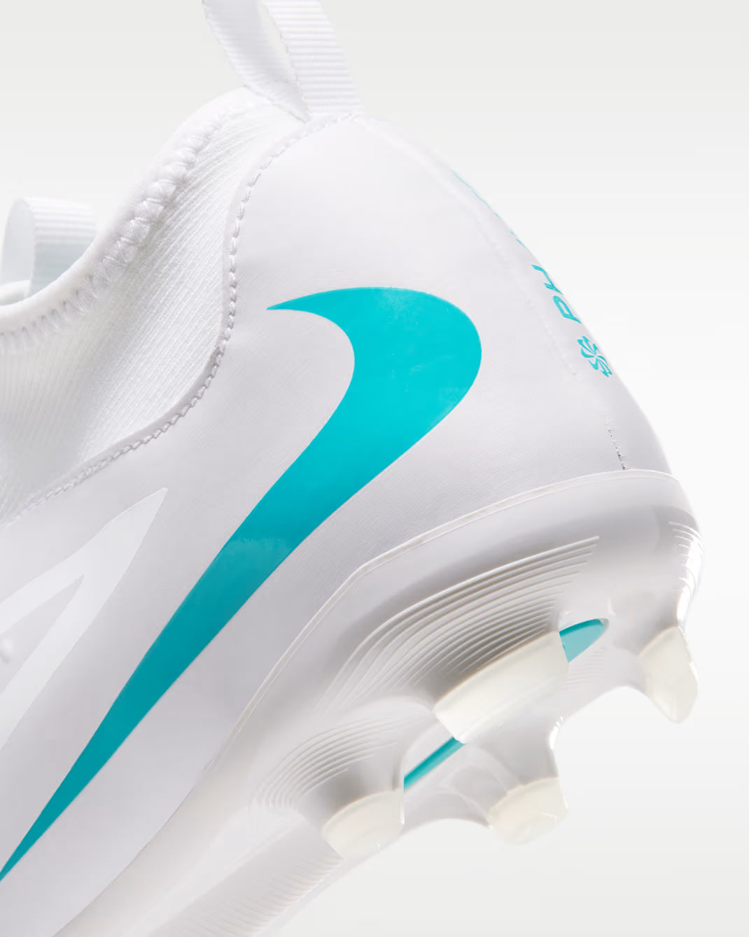 Nike Jr. Phantom 6 High Academy