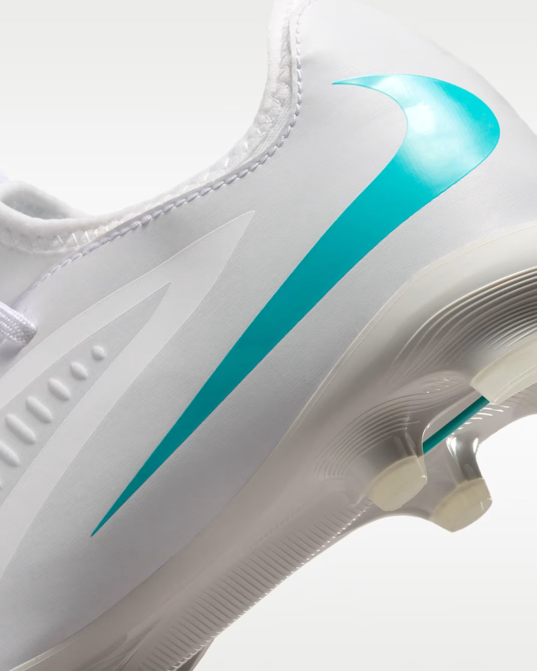 Nike Jr. Phantom 6 Low Academy FG/MG
