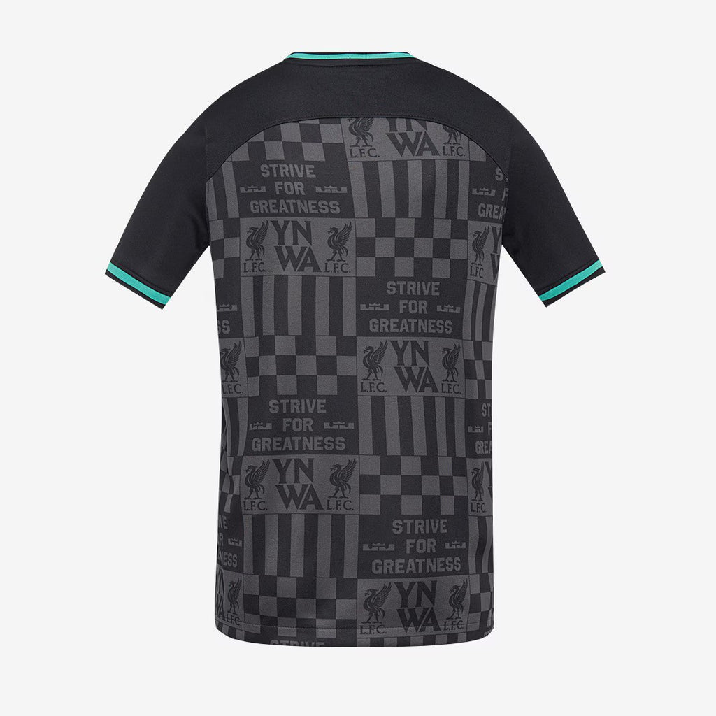 Estadio LeBron x Liverpool FC 